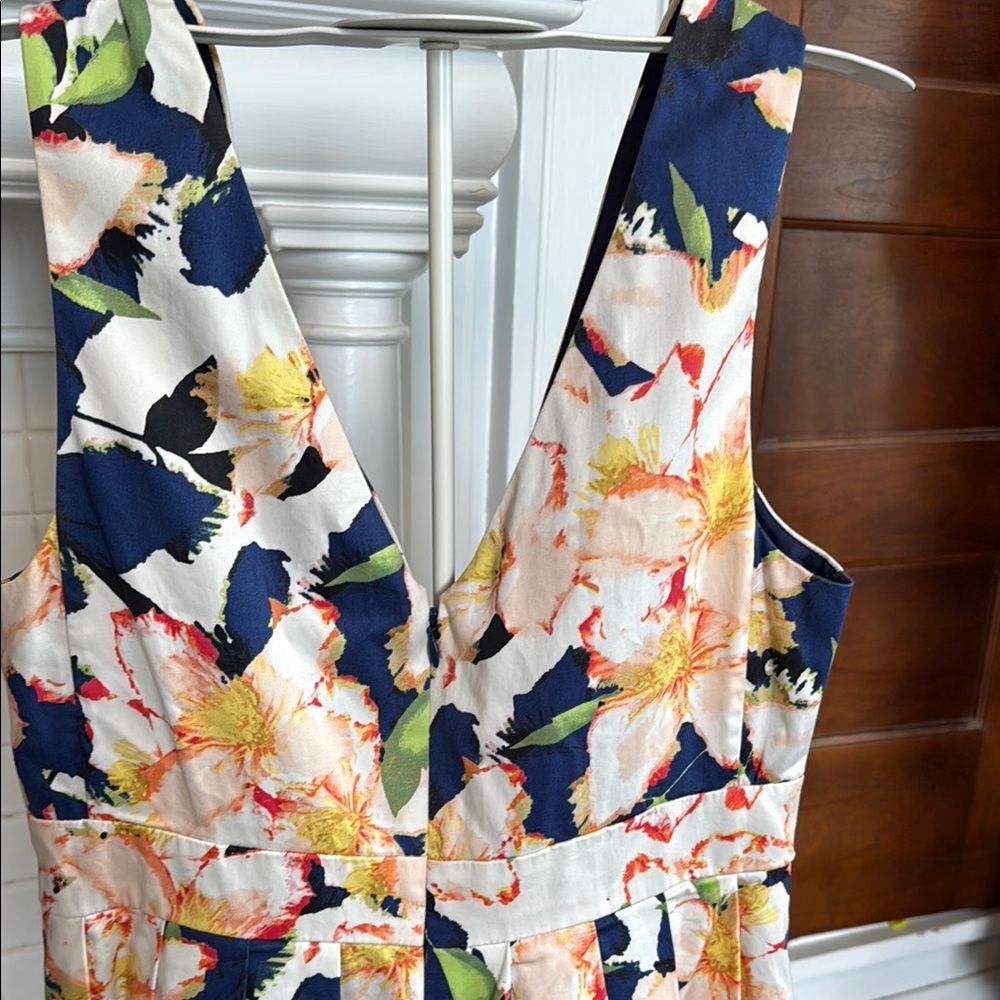J. Crew Floral  Sleeveless A-Line Pkeated‎ and pocketed dress- worn 2times. - Picture 5 of 7